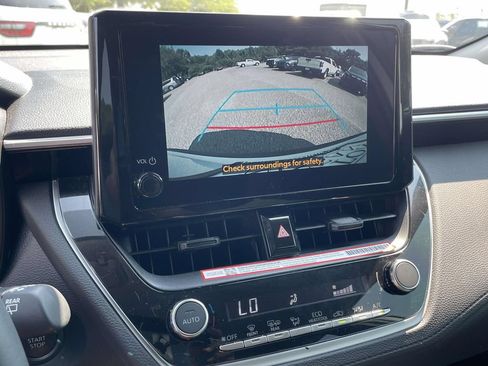 Used 2025 Toyota Corolla Cross LE FWD image 24