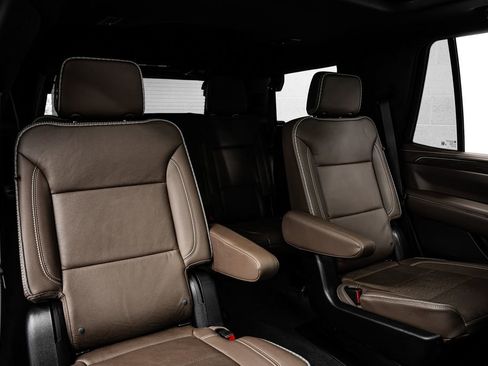 Used 2024 Chevrolet Tahoe High Country w/ Premium Package AWD/4WD image 32