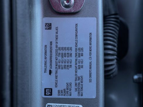 Used 2025 Chevrolet Suburban Premier AWD/4WD image 35