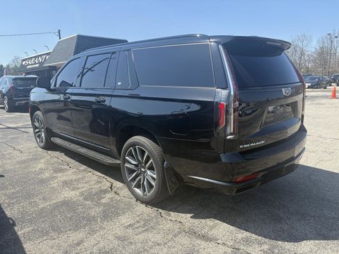 Used 2023 Cadillac Escalade ESV Sport w/ Touring Package image 5