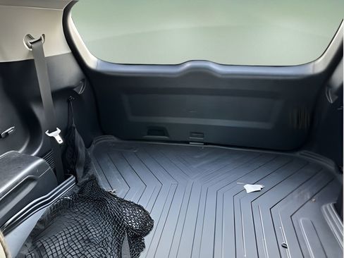 Used 2024 Kia Telluride SX w/ Towing Package image 16