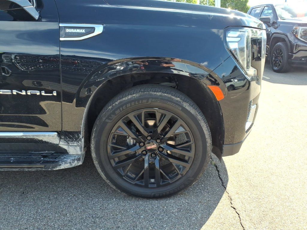 Used 2022 GMC Yukon Denali AWD/4WD image 24