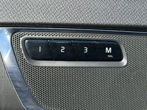 Used 2020 Volvo XC90 T6 Momentum w/ Protection Package Premier image 19