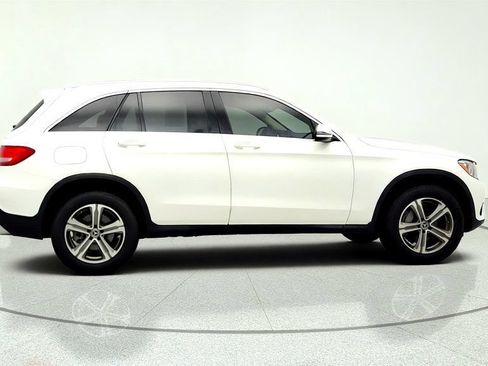 Used 2018 Mercedes-Benz GLC 300 4MATIC w/ Premium Package image 4