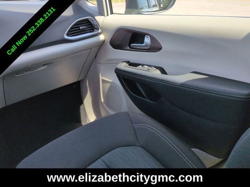 Used 2024 Chrysler Voyager LX FWD image 20