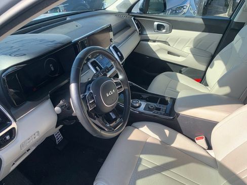 Certified 2023 Kia Sorento SX Prestige AWD/4WD image 11