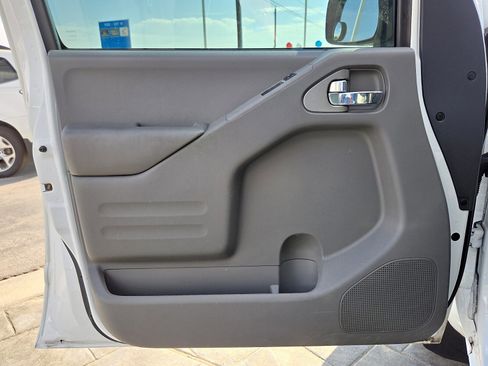 Used 2021 Nissan Frontier S image 7