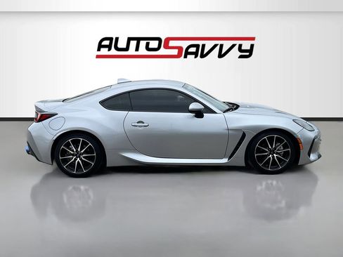 Used 2025 Subaru BRZ Limited RWD image 8