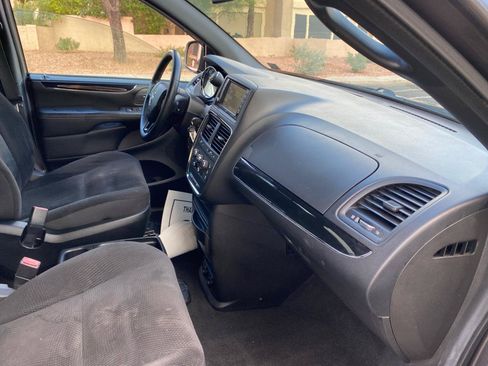 Used 2018 Dodge Grand Caravan SE FWD image 53