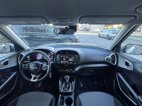 Used 2025 Kia Soul LX w/ LX Technology Package image 31