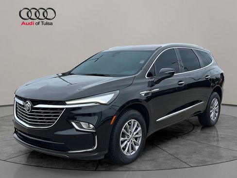 Used 2023 Buick Enclave Essence FWD image 3