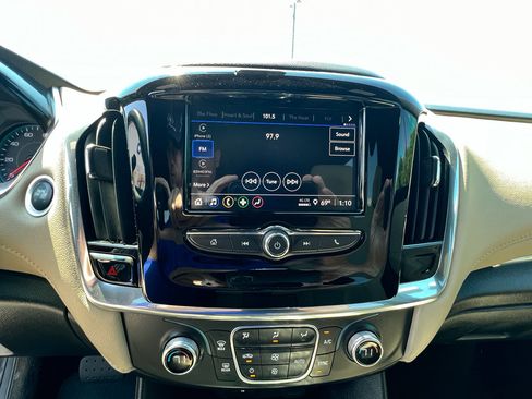 Used 2023 Chevrolet Traverse LS w/ Midnight/Sport Edition FWD image 27