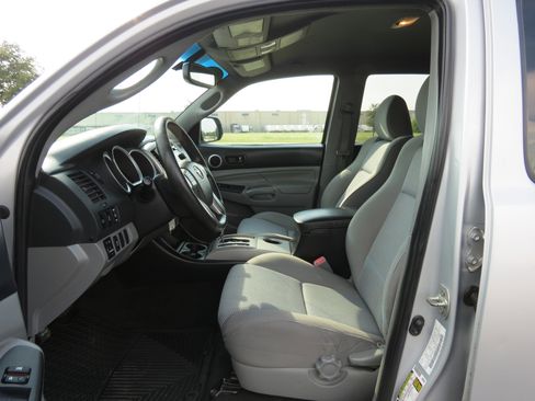 Used 2012 Toyota Tacoma PreRunner w/ TRD Off-Road Pkg image 28