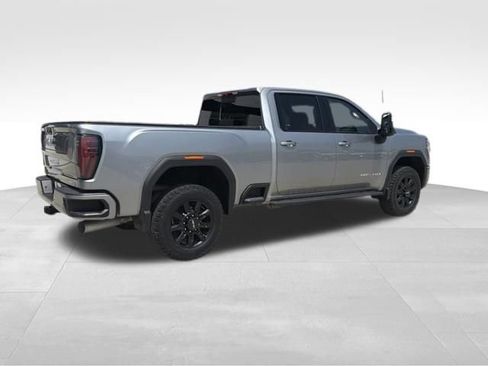 Certified 2025 GMC Sierra 2500 AT4 w/ AT4 Preferred Package AWD/4WD image 5