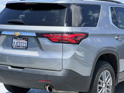 Used 2023 Chevrolet Traverse LT FWD image 8