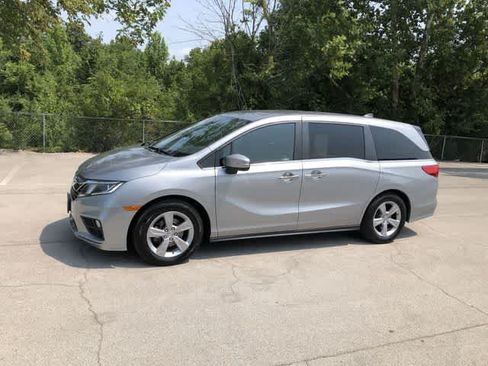 Used 2019 Honda Odyssey EX image 3