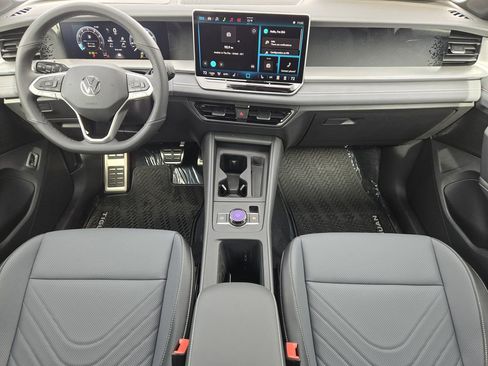 New 2026 Volkswagen Tiguan SE R-Line image 22