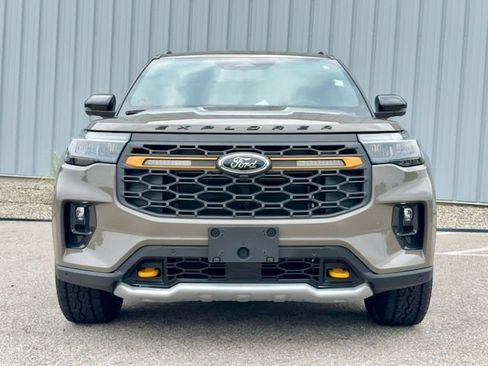 Used 2026 Ford Explorer Tremor w/ Tremor Convenience Package AWD/4WD image 3