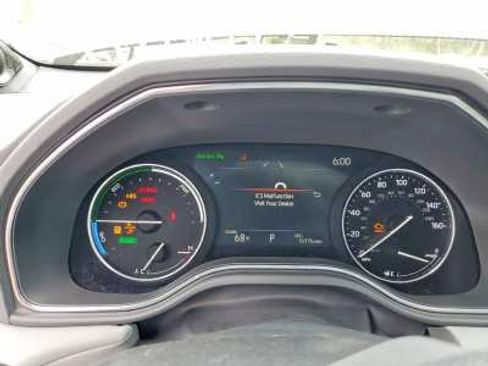 Used 2022 Toyota Avalon Limited w/ Advanced Safety Package FWD image 8