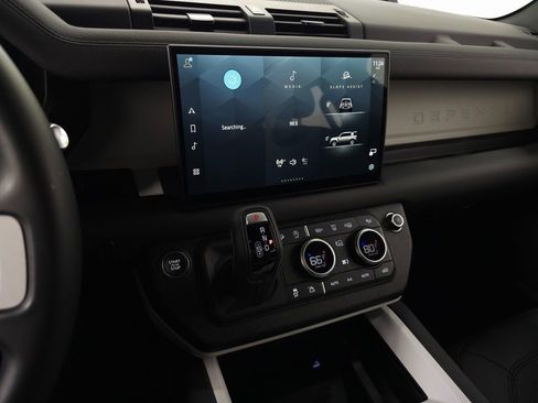 Used 2025 Land Rover Defender 110 S image 24