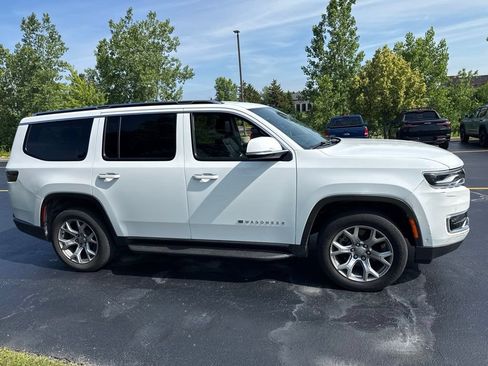Used 2022 Jeep Wagoneer Series II AWD/4WD image 2