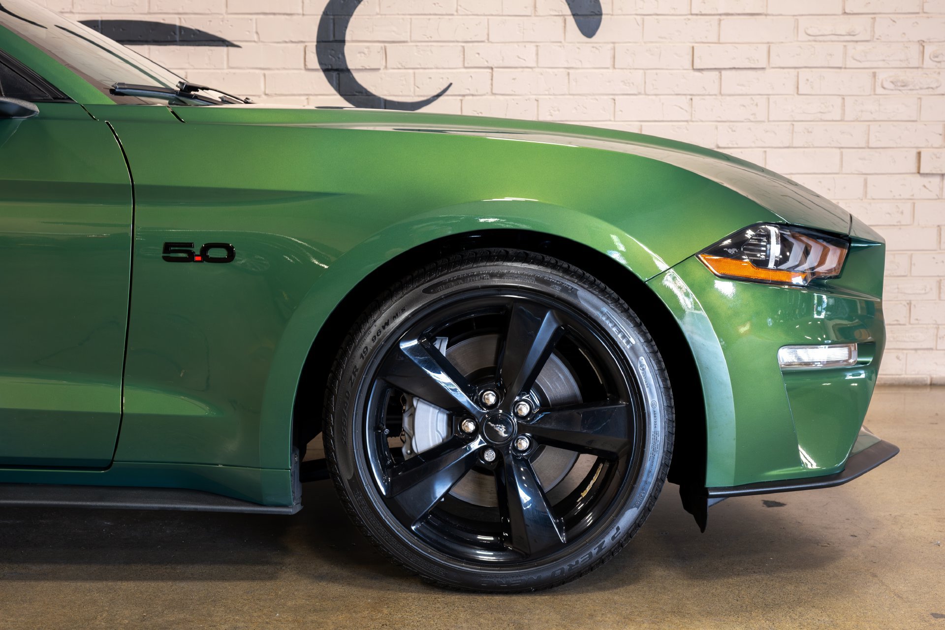 Used 2022 Ford Mustang GT Premium w/ Black Accent Package RWD image 16