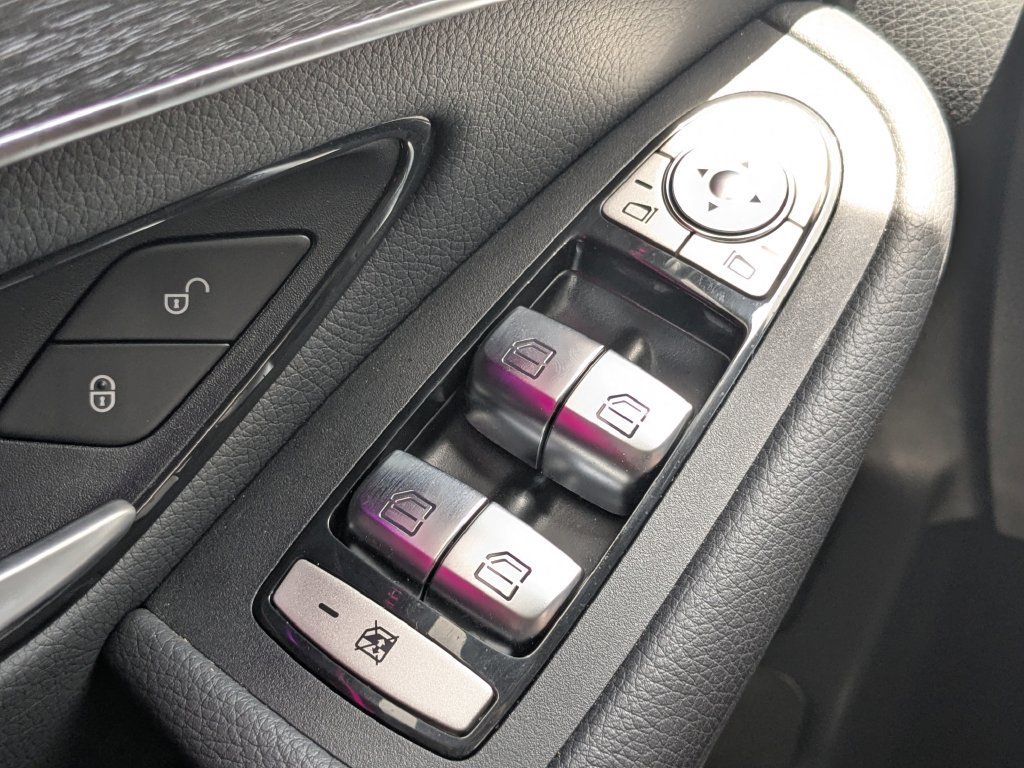 Certified 2022 Mercedes-Benz GLC 300 4MATIC w/ Premium Package Lite image 11