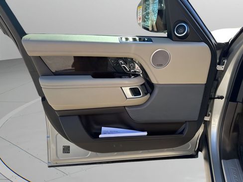 Used 2020 Land Rover Range Rover HSE image 26