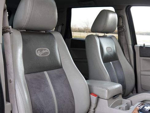 Used 2007 Jeep Grand Cherokee Overland AWD/4WD image 54
