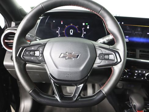 Used 2024 Chevrolet Trax RS image 8