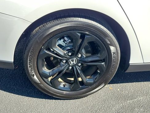 Certified 2025 Honda Accord SE image 36