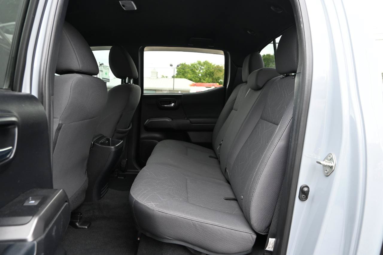 Used 2018 Toyota Tacoma TRD Sport w/ Technology Package AWD/4WD image 27