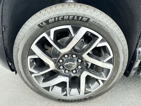 New 2024 Chevrolet Silverado EV RST image 16