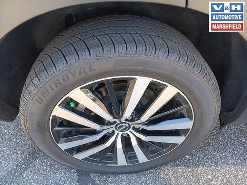 Used 2023 Nissan Pathfinder Platinum AWD/4WD image 27