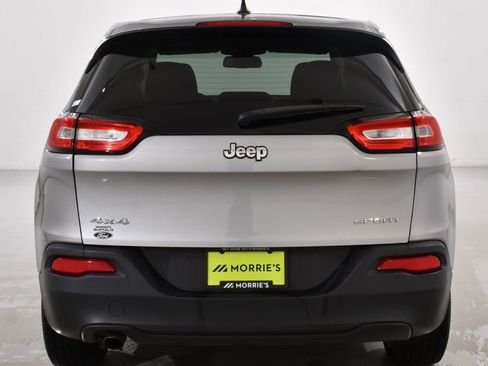 Used 2015 Jeep Cherokee Sport image 13