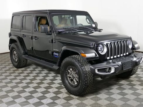 Used 2021 Jeep Wrangler Unlimited Sahara w/ Cold Weather Group AWD/4WD image 1