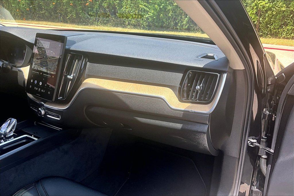 Certified 2026 Volvo XC60 B5 Plus AWD/4WD image 21