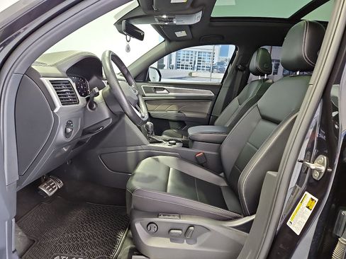Certified 2022 Volkswagen Atlas Cross Sport SEL R-Line w/ Cross Sport MDO Package AWD/4WD image 16