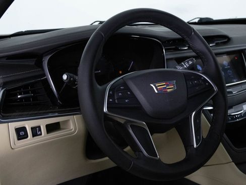 Used 2017 Cadillac XT5 FWD image 31