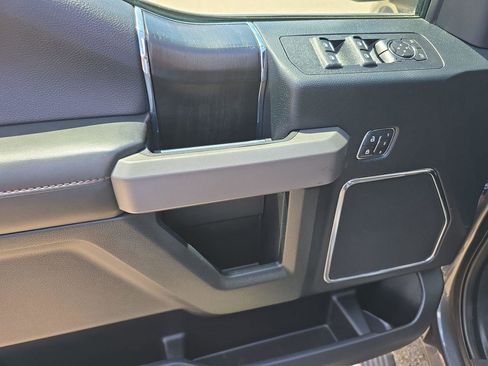 Used 2019 Ford F150 Platinum w/ Equipment Group 701A Luxury image 5