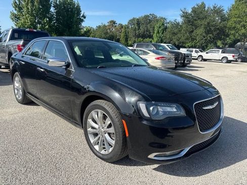 Used 2017 Chrysler 300 C AWD/4WD image 3