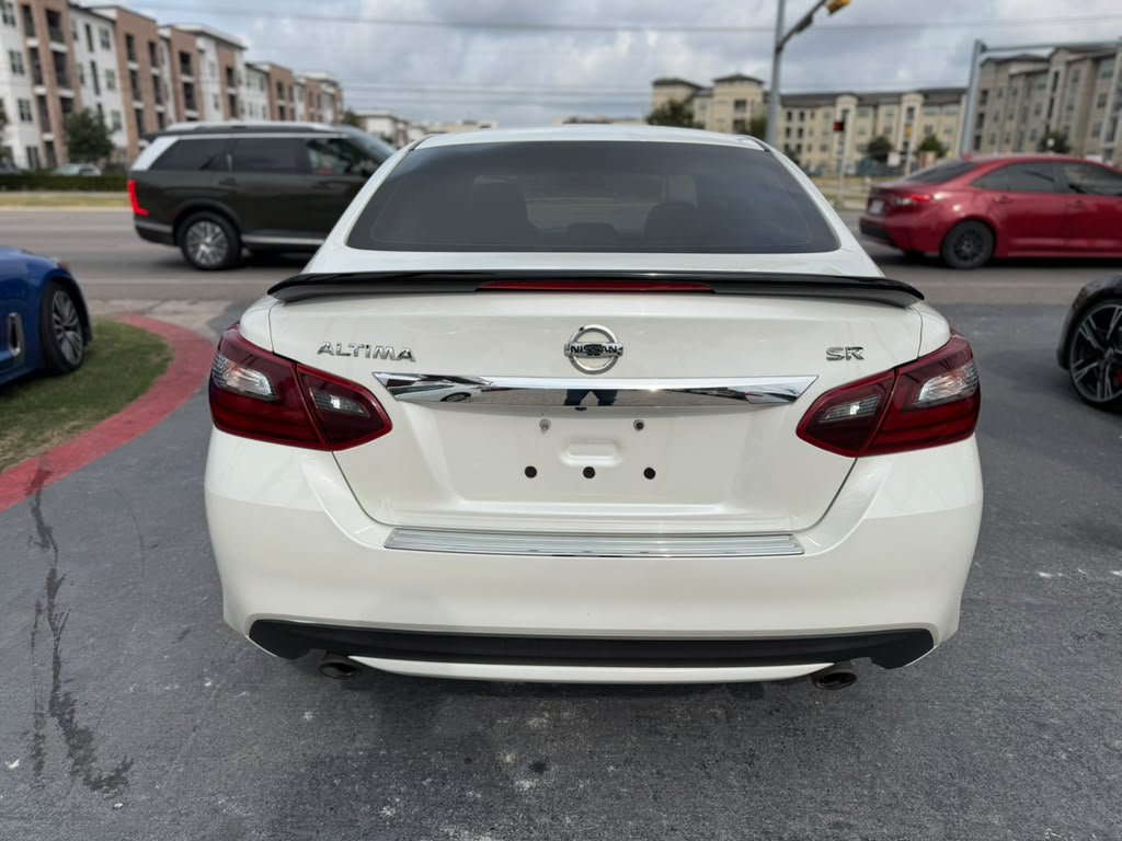 Used 2017 Nissan Altima 2.5 SR w/ Midnight Edition Package FWD image 5