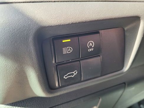 Used 2023 Toyota Highlander XSE FWD image 19