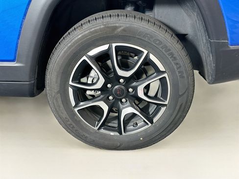 Used 2025 Jeep Compass Trailhawk AWD/4WD image 11