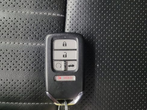 Used 2018 Honda Accord Touring image 32