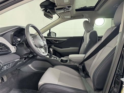 Used 2025 Subaru Outback Premium image 4