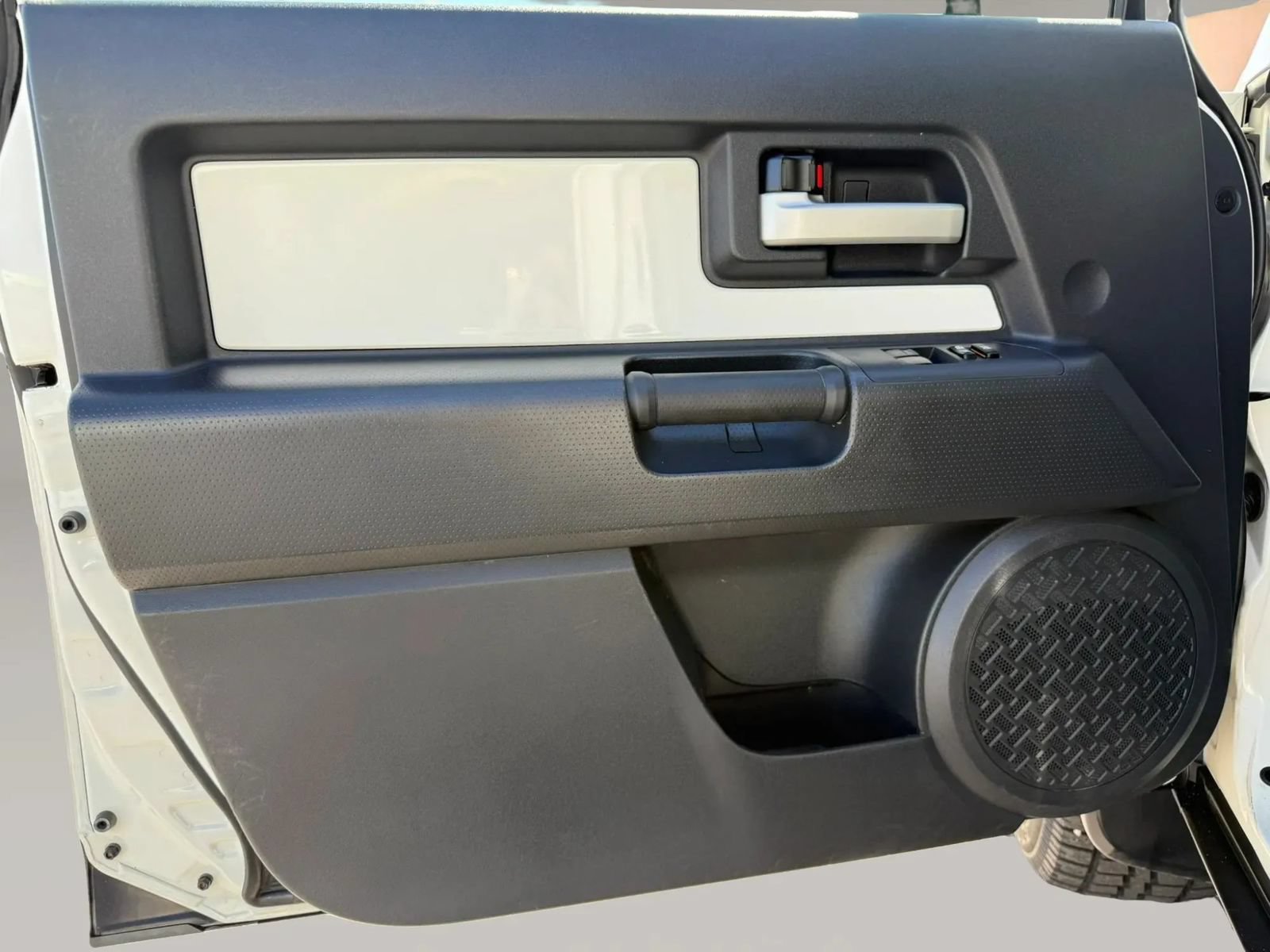 Used 2013 Toyota FJ Cruiser 4WD w/ Upgrade Pkg image 10