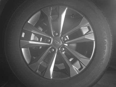Used 2025 Chevrolet Equinox LT FWD image 12