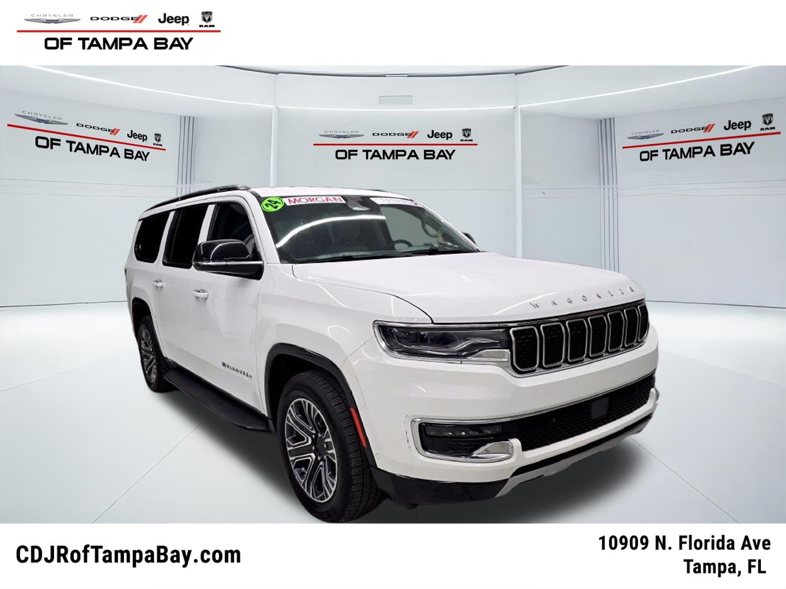 Used 2024 Jeep Wagoneer L Series II w/ Flexible Seating Group AWD/4WD image 1