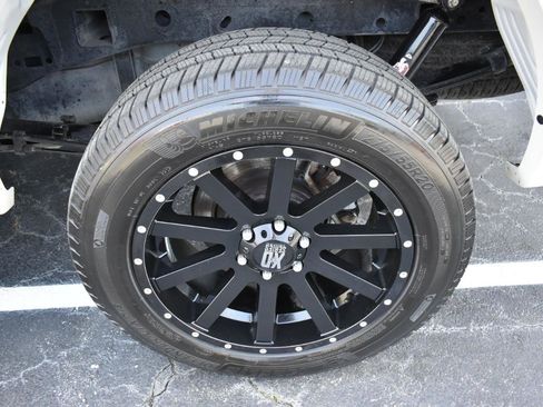 Used 2015 Ford F150 Platinum image 34